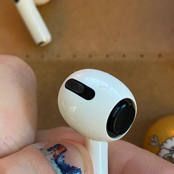 iPod Pro - Picture 3 of 3